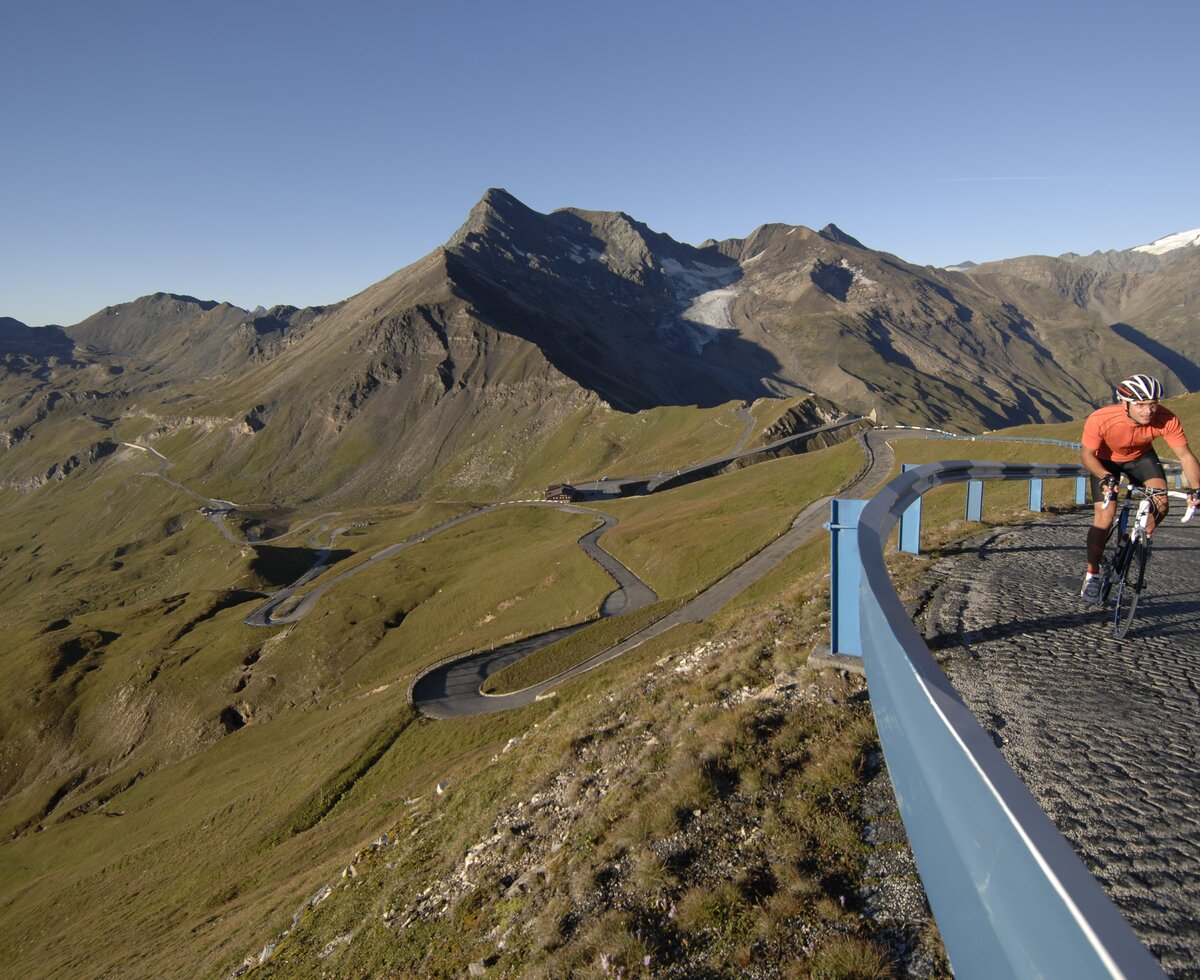 Rennradfahren an der Nockalmstrasse in Kärnten | © Uwe Geissler / Kärnten Werbung Rennradfahrer auf der Nockalmstrasse | © Uwe Geissler / Kärnten Werbung