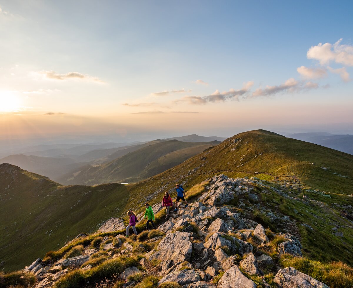 Wandern im Lavanttal | © Franz Gerdl / RML GmbH Wanderer auf den Kärntner Bergen | © Franz Gerdl / RML GmbH