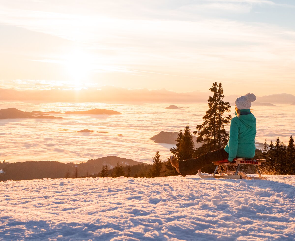Saualpe mit Blick ins Lavanttal | © Michael Stabentheiner/ Tourismusregion Mittelkärnten Saualpe im Winter mit Blick ins Lavanttal mit Hochnebel | © Michael Stabentheiner/ Tourismusregion Mittelkärnten