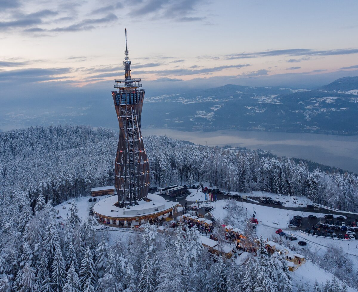 Pyramidenkogel im Winterkleid | © Gert Steinthaler / Wörthersee Tourismus GmbH Pyramidenkogel von oben im Winter | © Gert Steinthaler / Wörthersee Tourismus GmbH