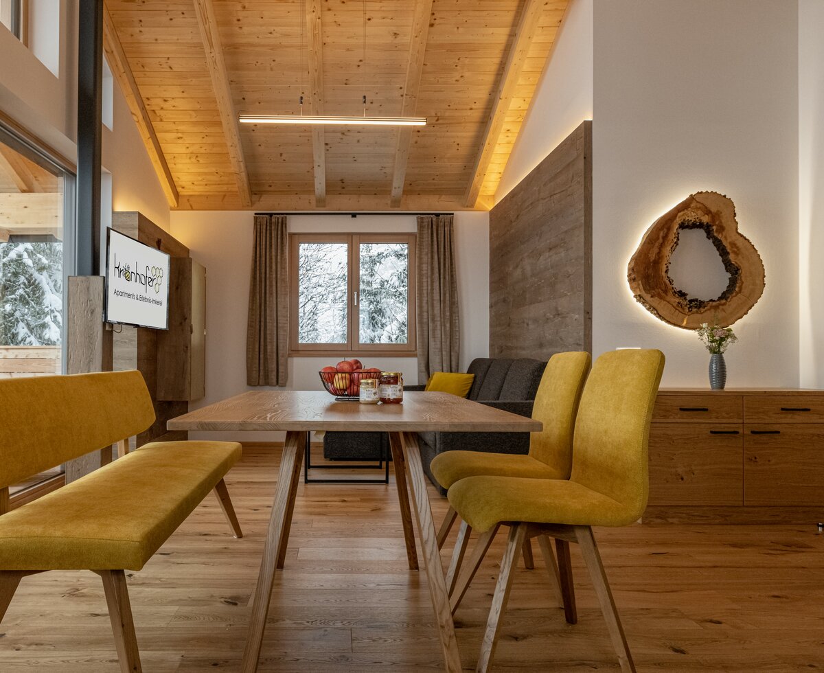 Essbereich | © Urlaub am Bauernhof Kärnten/ Achim Mandler Esstisch und Wohnzimmer | © Urlaub am Bauernhof Kärnten/ Achim Mandler