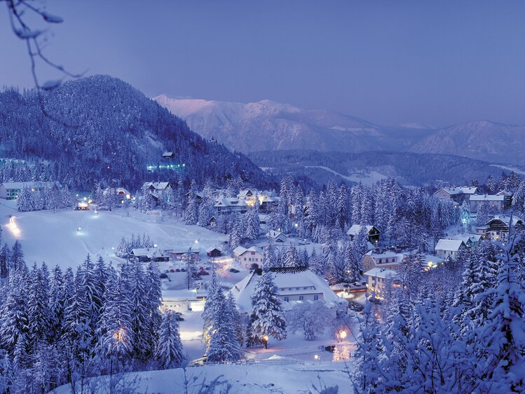Winter Village Landscape | © Wiener Alpen / Franz Zwickl