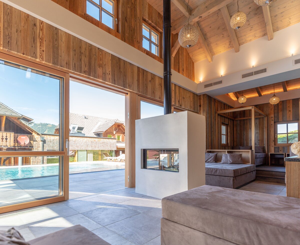 Entspannung im Almresort Baumschlagerberg | © Urlaub am Bauernhof Oberösterreich / Nikolaus Berger Ruheraum und Panoramapool im Almresort Baumschlagerberg in Vorderstoder | © Urlaub am Bauernhof Oberösterreich / Nikolaus Berger