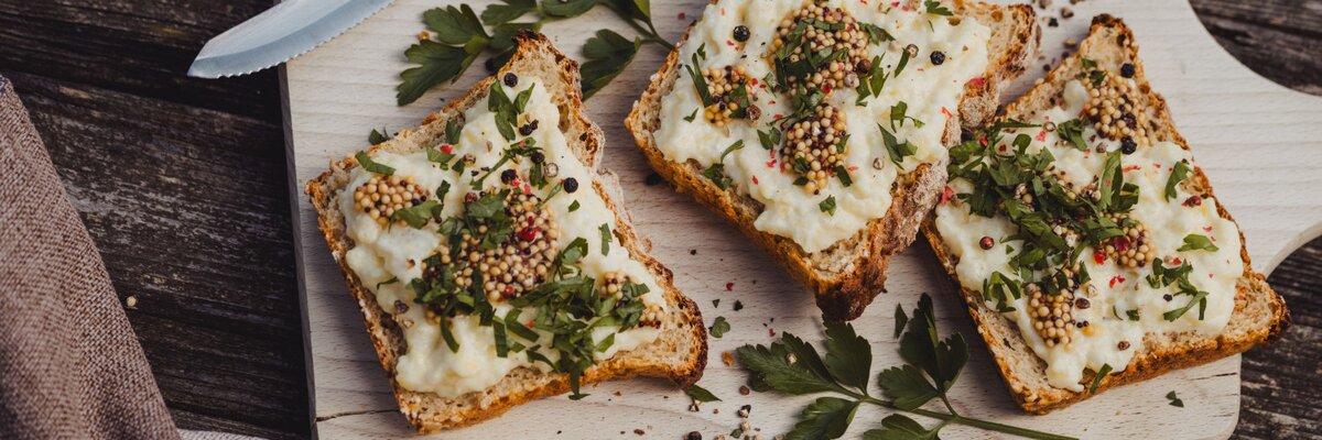 Erdäpflkas mit Bauernkaviar | © Footprints Fotografie // cookingCatrin