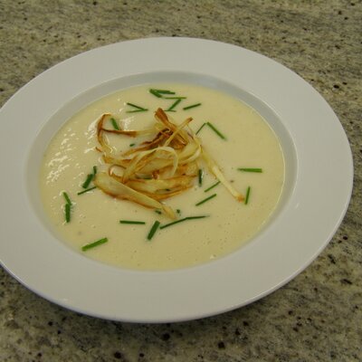 Spargelcremesuppe angerichtet mit frischem Spargel | © Urlaub am Bauernhof Oberösterreich / Gabriele Reisinger