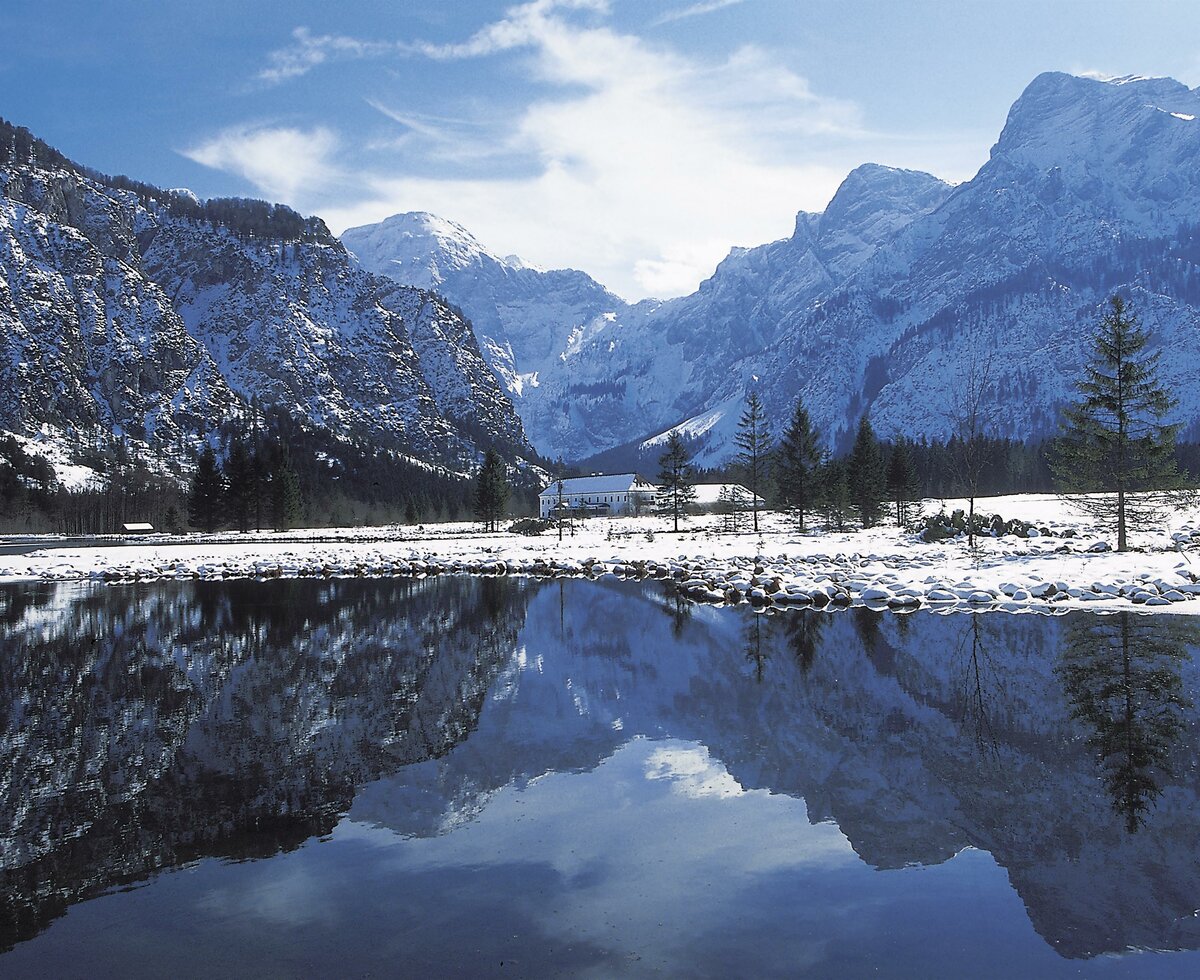 Verschneite Landschaft rund um den Almsee, Salzkammergut | © Oberösterreich Tourismus GmbH / Himsl