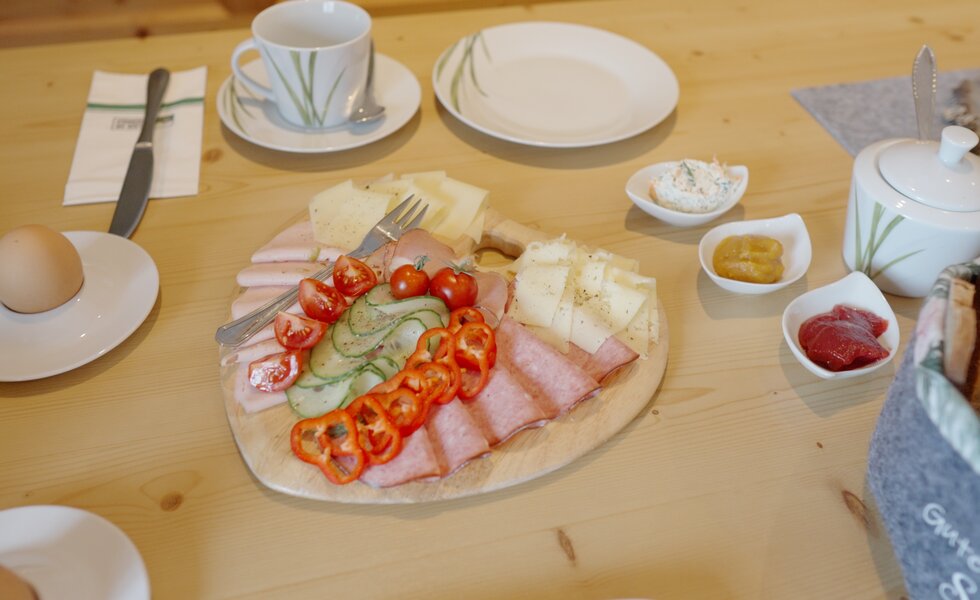 gedecktes Frühstück | © Urlaub am Bauernhof / Daniel Gollner