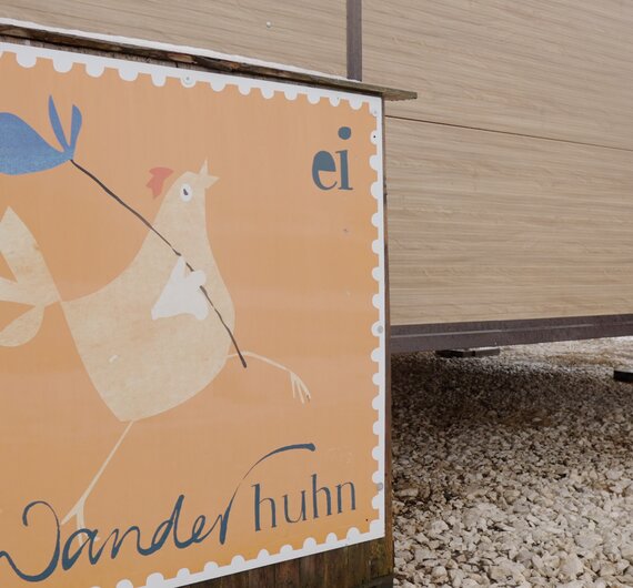 Wanderhuhn Schild | © Urlaub am Bauernhof / Daniel Gollner