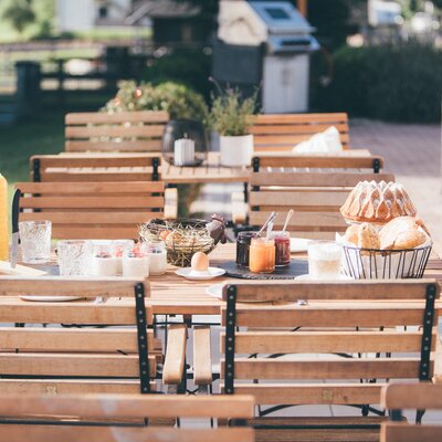 Fruehstueckstisch auf Terrasse | © Urlaub am Bauernhof / Daniel Gollner