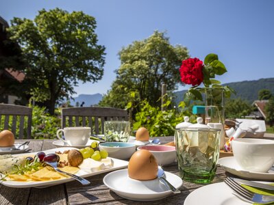Frühstückstisch am Kinderferienhof Ederbauer am Irrsee | © Urlaub am Bauernhof Österreich / Bernd Suppan Frühstückstisch | © Urlaub am Bauernhof Österreich / Bernd Suppan