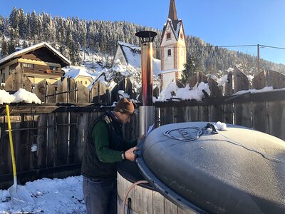 Hot Tube am Familienbauernhof Mesner im Lesachtal  | © Urlaub am Bauernhof / Antje Zimmermann 