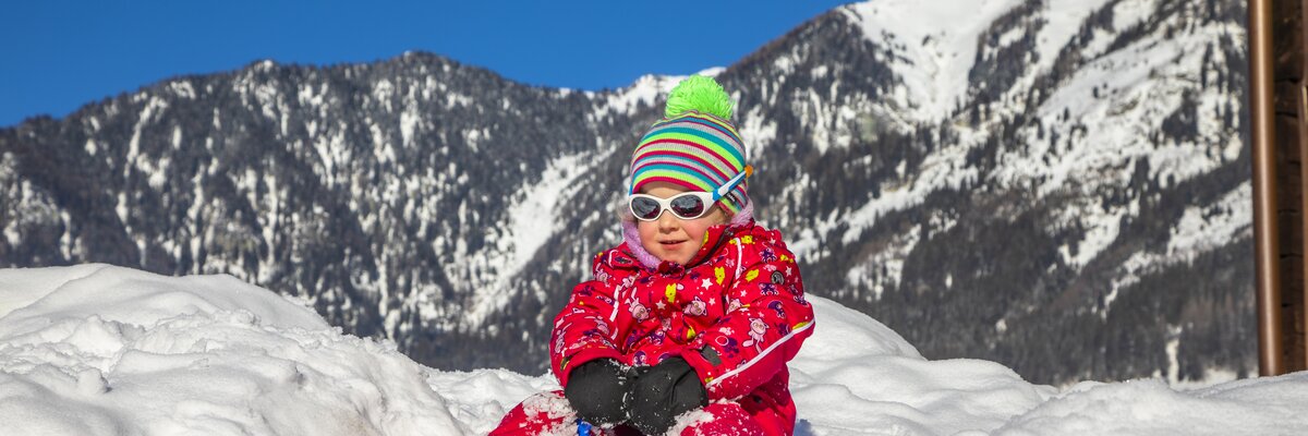 Kind mit Zipflbob im Schnee | © Urlaub am Bauernhof / Bernd Suppan