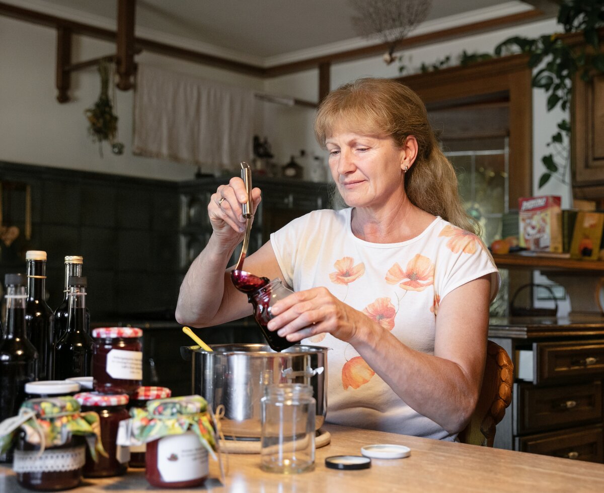 Marmelade einkochen mit der Bäuerin am Arnoldgut in Radstadt, Salzburger Land | © Urlaub am Bauernhof / punkt&komma Marmelade einkochen mit der Bäuerin am Arnoldgut in Radstadt, Salzburger Land | © Urlaub am Bauernhof / punkt&komma