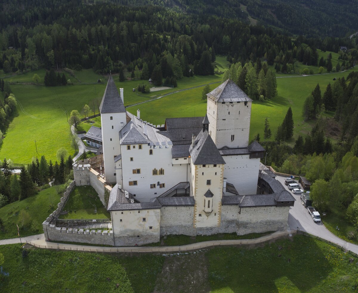 Burg Mauterndorf Außenansicht, Salzburger Burgen & Schlösser, Salzburger Lungau | © Burg Mauterndorf / Salzburger Burgen und Schlösser Burg Mauterndorf Außenansicht, Salzburger Burgen & Schlösser, Salzburger Lungau | © Burg Mauterndorf / Salzburger Burgen und Schlösser