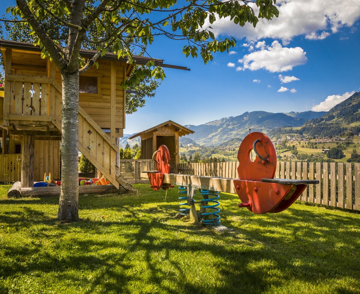 Weidinghof Spielplatz, St. Veit, Salzburger Sonnenterrasse | © Urlaub am Bauernhof Salzburger Land / Bernd Suppan Weidinghof Spielplatz, St. Veit, Salzburger Sonnenterrasse | © Urlaub am Bauernhof Salzburger Land / Bernd Suppan
