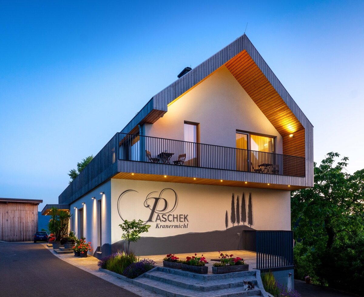 Buschenschank und Weingut Paschek im Abendlicht | © Familie Paschek