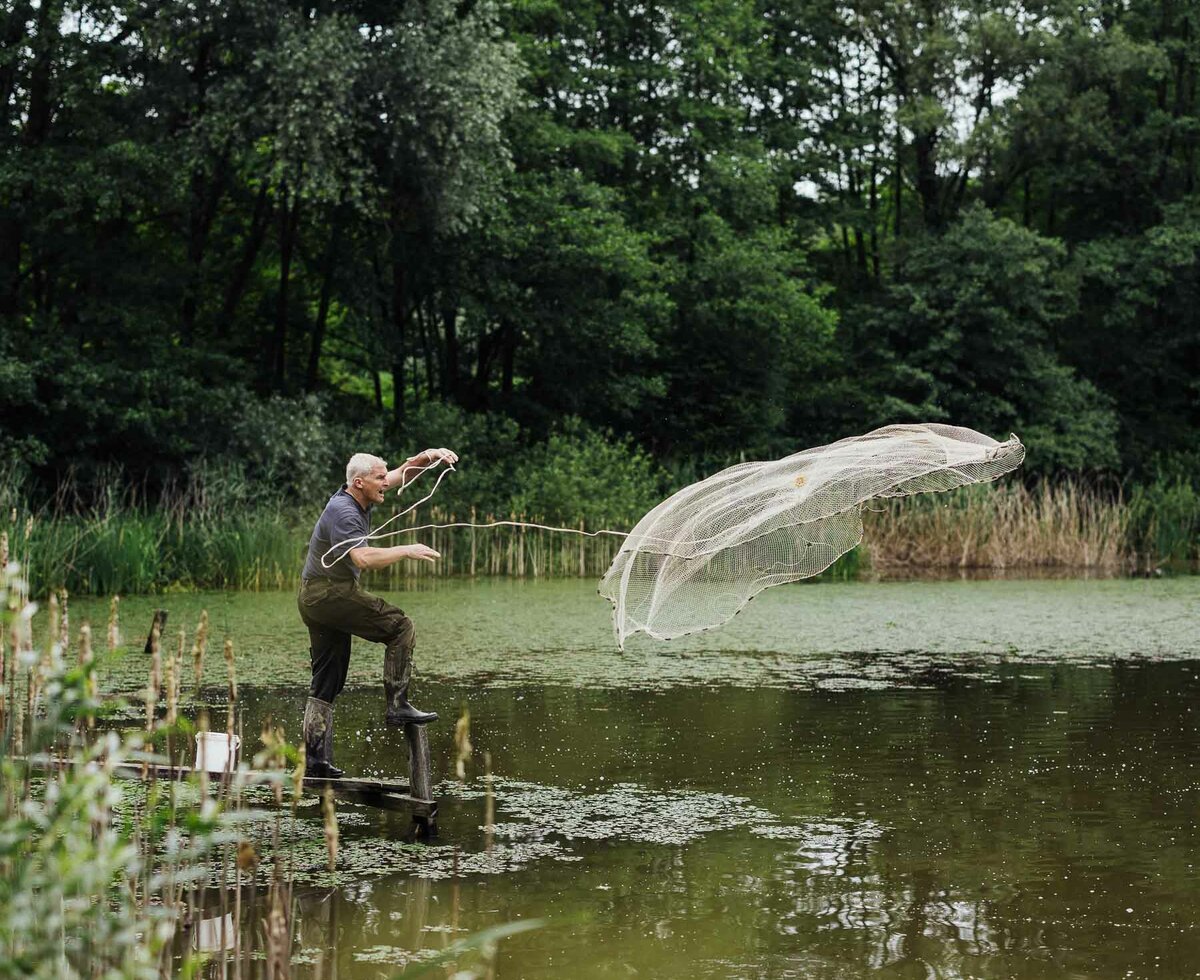 Slow Food/Bio Ernte Steiermark - Vom Fisch zum Filet in der Teichwirtschaft Gut Hornegg | © BUTTER&SALT/ MARA HOHLA