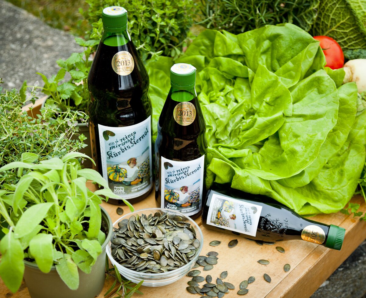 Kernöl, Kürbiskerne und Salat, Hochsteiermark, Steiermark | © Urlaub am Bauernhof Steiermark / Werner Krug