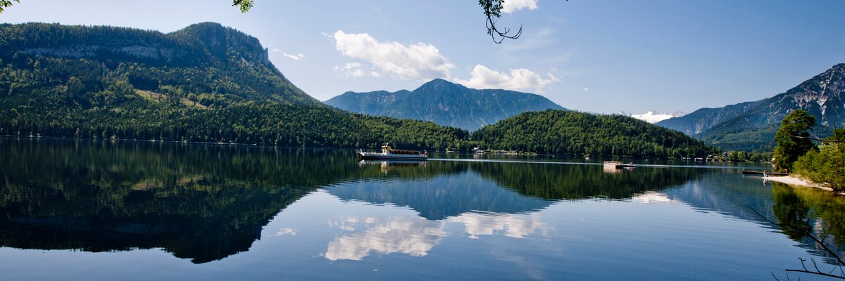 Der Altausseer See mit dem Dachstein im Hintergrund, Ausseerland-Salzkammergut, Steiermark | © TRV Ausseerland-Salzkammergut / Tom Lamm