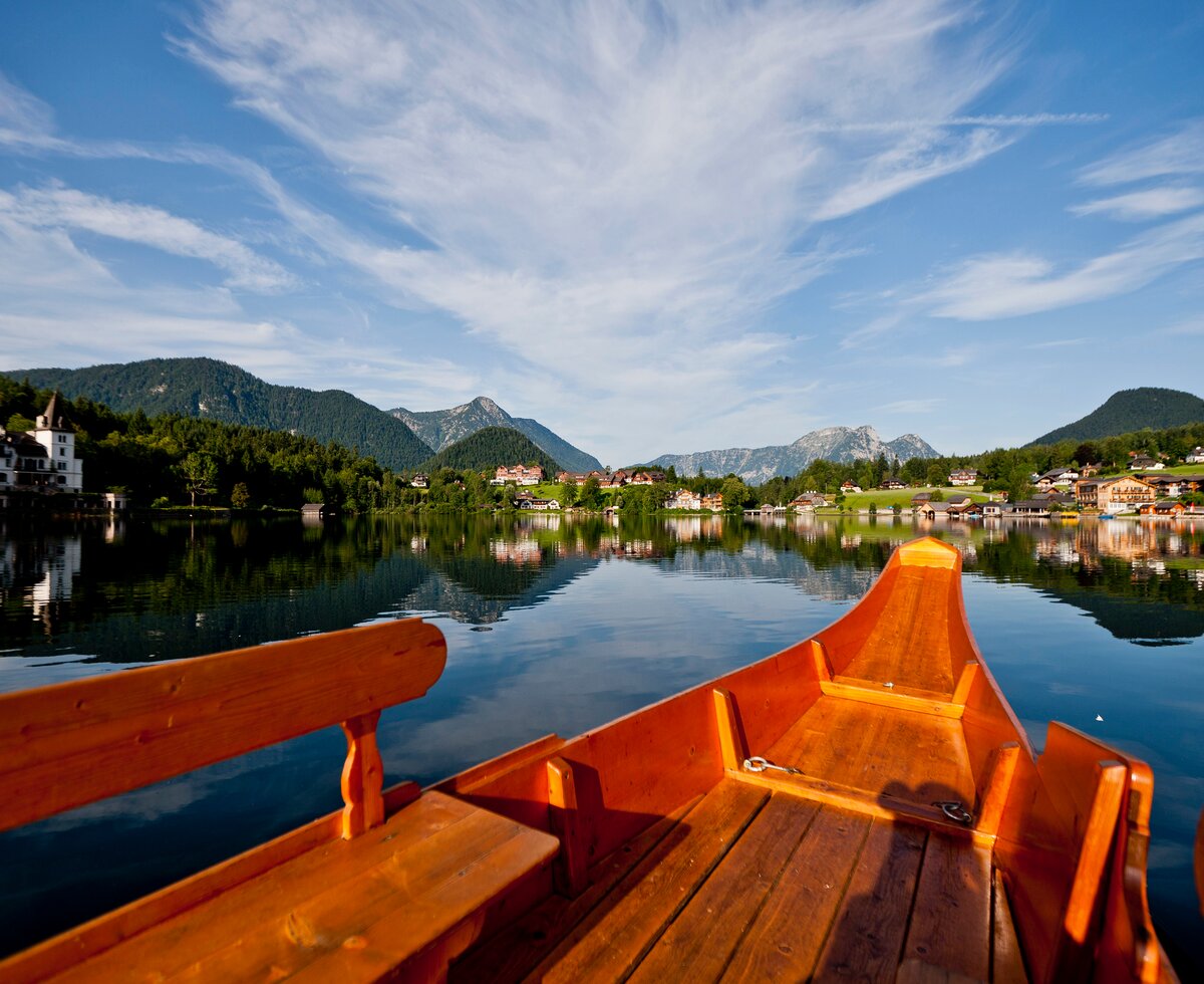 Plätte am Grundlsee, Ausseerland-Salzkammergut, Steiermark | © TRV Ausseerland-Salzkammergut / Tom Lamm Fahrt mit einer Plätte am Grundlsee, Ausseerland-Salzkammergut, Steiermark | © TRV Ausseerland-Salzkammergut / Tom Lamm