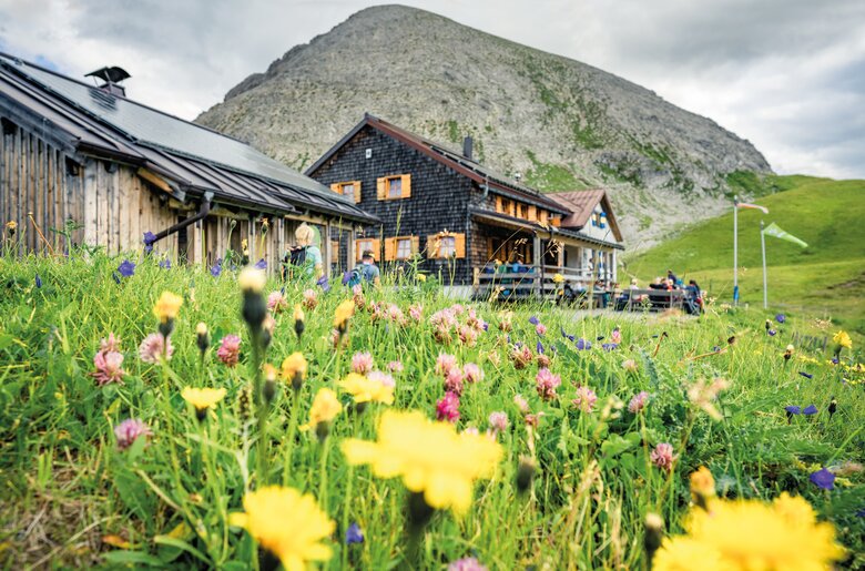Kaiserjochhaus wandern Sommer | © ©TVB ST. Anton am Artlberg Patrick Bätz