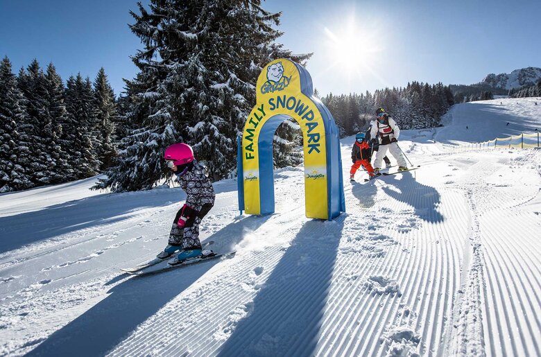 Kinderskifahren | © Urlaub am Bauernhof - TVB Tannheimer Tal/ Roland Haschka