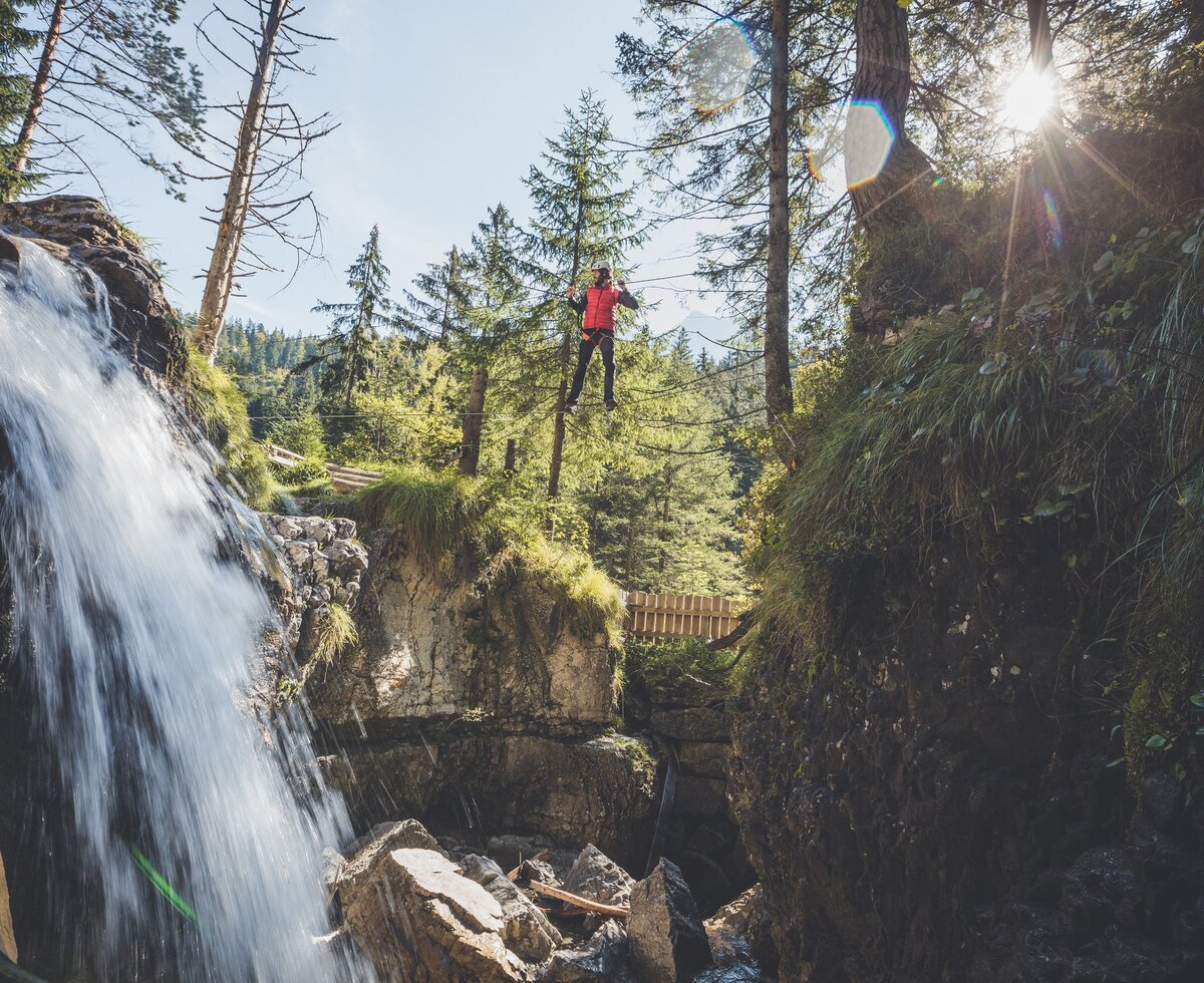 Klettern am Wasserfall | © Tiroler Zugspitz Arena/C.Jorda Klettern am Wasserfall | © Tiroler Zugspitz Arena/C.Jorda