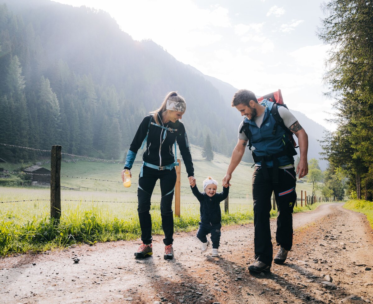 Familienwanderung Kristeinertal | © TVB Osttirol/Elias Bachmann Familienwanderung Kristeinertal | © TVB Osttirol/Elias Bachmann