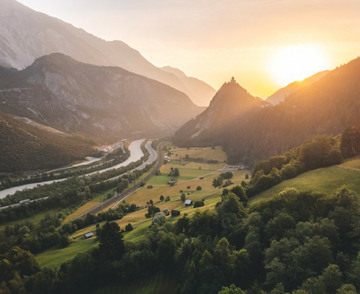 Burgenweg | © ©TVB Tirol West/ Roman Huber Burgenweg | © ©TVB Tirol West/ Roman Huber
