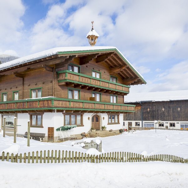 Bauernhaus im Winterkleid