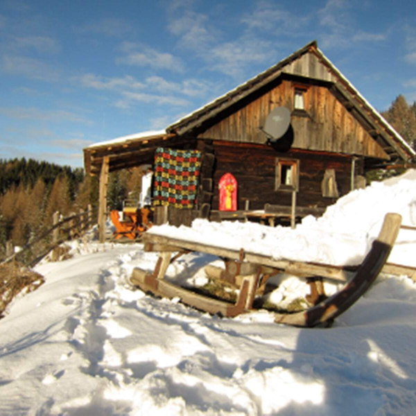 Holzknechthütte im Winter