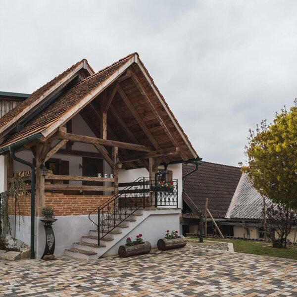 Vordereingang zum Sonnenhäuschen