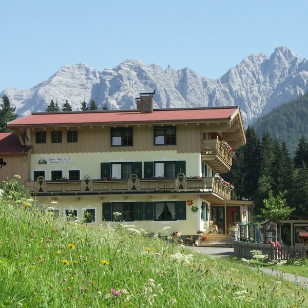 Vista: il complesso Obertenn di Hochfilzen d'estate
